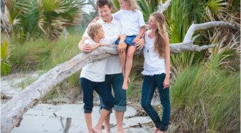 How to Find Good Locations for Family Portraits