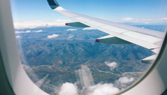 How to Take Photos Out of a Plane Window (6 Tips)